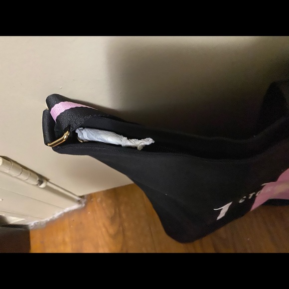 Tote - Picture 2 of 4